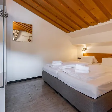 公寓 Alm Zellamsee 滨湖采尔